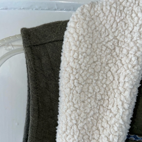 Anthropologie Saturday Sunday Olive Green Quilted Sherpa Vest - Picture 12 of 17